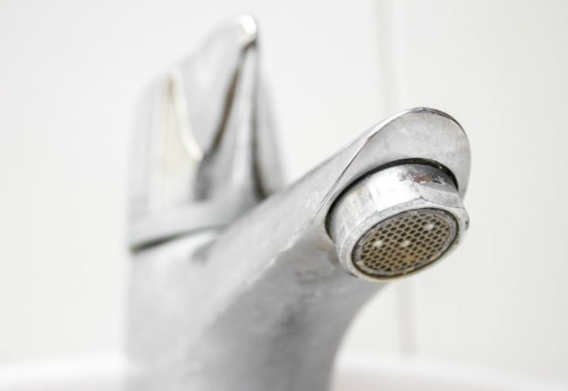How to Remove Hard Water Stains In San Diego
