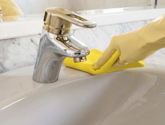 How To Clean Your Plumbing Fixtures Of Hard Water Stains In San Diego?